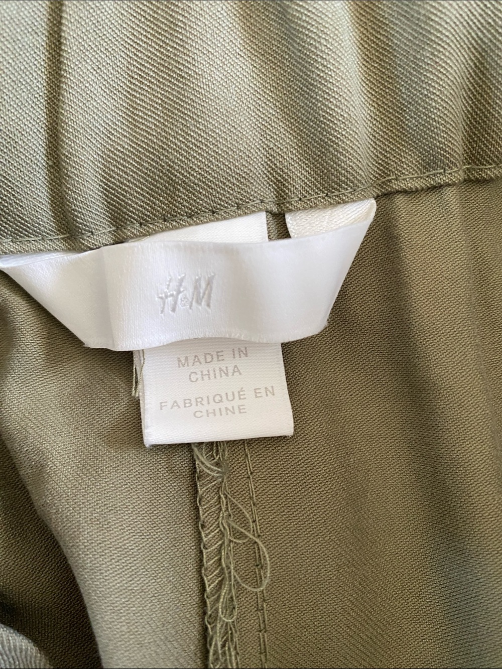 H&M Women’s Olive High-Waisted Tie-Waist Shorts EUC Size 6 - Picture 2 of 5